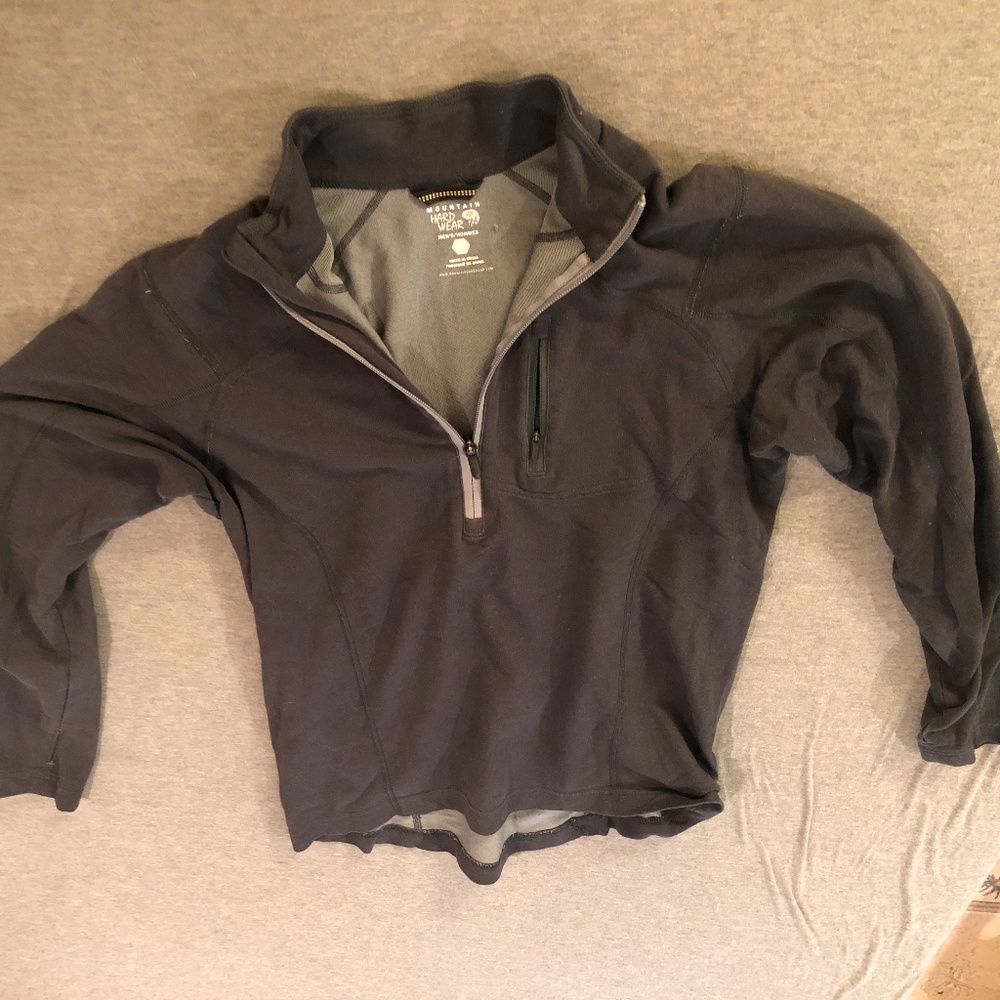 Mens small mountain hardware long sleeve shirt with thumb holes